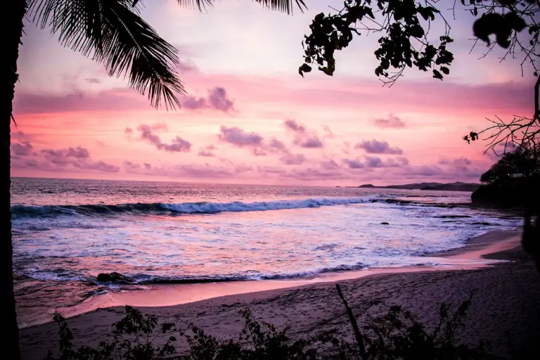 Where do most ex-pats live in Nicaragua?